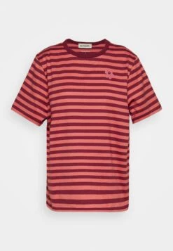 Marimekko Tasaraita Relaxed Shortsleeve- T-Shirt Print - Dark Red/Pink 8 Marimekko Tasaraita Relaxed Shortsleeve- T-Shirt Print - Dark Red/Pink -Marimekko Winkel c51d694ae4574697911166224e56c2da