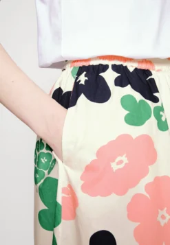 Marimekko Kearte Kevättalkoot Trousers - Broek - Off White/Pink/Green -Marimekko Winkel c74f22c597aa4571ab69e030050d4651 scaled