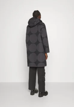 Marimekko Mangaani Kivet - Mantel - Dark Grey, Black 9 Marimekko Mangaani Kivet - Mantel - Dark Grey, Black -Marimekko Winkel c971ea2794154e6bbf3c2062e682700c scaled