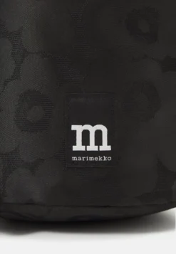 Marimekko All Day Bucket Unikko - Schoudertas - Black 8 Marimekko All Day Bucket Unikko - Schoudertas - Black -Marimekko Winkel d10eb234b55340469669338b058371b9 scaled