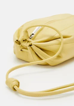 Marimekko Karla Candy Story - Schoudertas - Light Yellow -Marimekko Winkel d77135d2d67c41f7b8e714512e5abbcc scaled