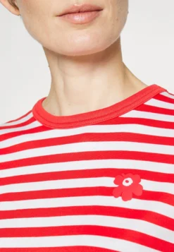 Marimekko Kioski Tasaraita Relaxed Longsleeve - Longsleeve - Red/White -Marimekko Winkel dbd2c1824867485bad19bdb0a1e3be7f scaled