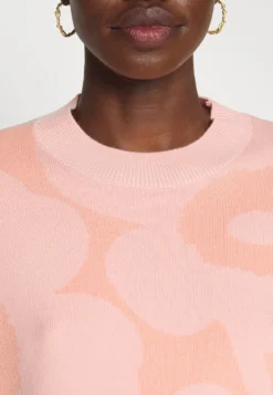 Marimekko Kalotti Unikko- Trui - Pink/Peach -Marimekko Winkel dde0b79f73d248b494e1e094297b7afe scaled