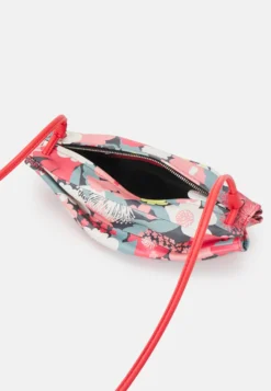 Marimekko Pikku Karla Suvikimppu Shoulder Bag - Schoudertas - Red/Green/Black -Marimekko Winkel e4b0f60c30f54394b89453b7999a9486 scaled