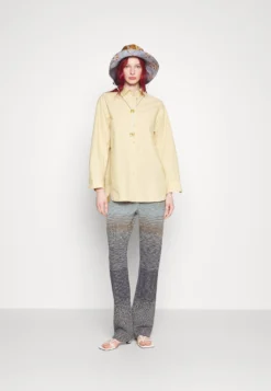 Marimekko Griste Solid Shirt - Blouse - Beige -Marimekko Winkel e9197a29a94d4574a8167d45cc0faeb0 scaled