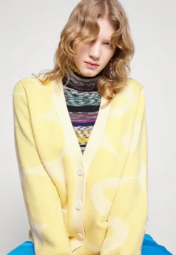 Marimekko Makeasti Unikko - Vest - Yellow -Marimekko Winkel ef378870f8aa44d693e9e4b49fe4aec2 scaled