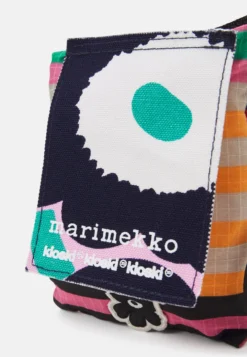 Marimekko Funny Small Pocket Tasarita Shoulder Bag - Schoudertas - Pink/Blue/Green -Marimekko Winkel f573fc647c244dc3ab37a8084e8db3a4 scaled
