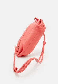 Marimekko Karla Candy Story - Schoudertas - Pink -Marimekko Winkel fab82a1fbdee4173840a101cc6f7c583 scaled