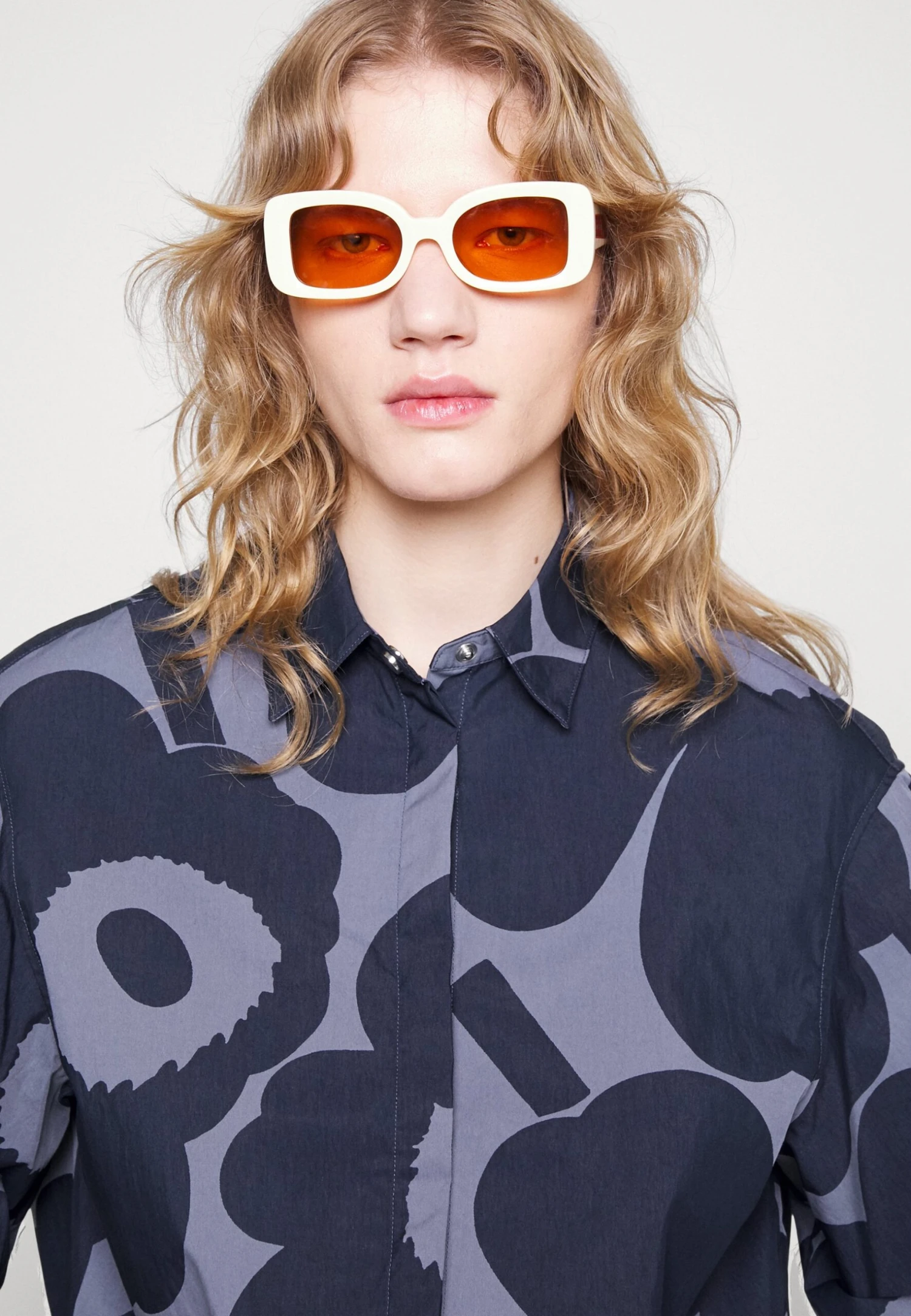 Marimekko Kiertorata Unikko- Overhemdblouse - Blue/Dark Blue 4 Marimekko Kiertorata Unikko- Overhemdblouse - Blue/Dark Blue - Afbeelding 4