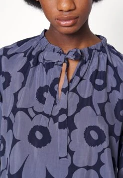 Marimekko Sorina Unikko Blouse - Blouse - Dark Blue/Blue -Marimekko Winkel ffe64180fc41494297b2a811ab358811